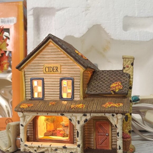 MIdwestern Home Cider Fall Lighted Village House - VINTAGE - 1990's - Picture 2 of 6